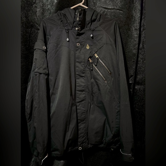 Volcom Windbreaker - Picture 3 of 5